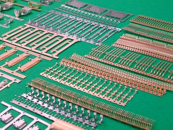 コネクター部品